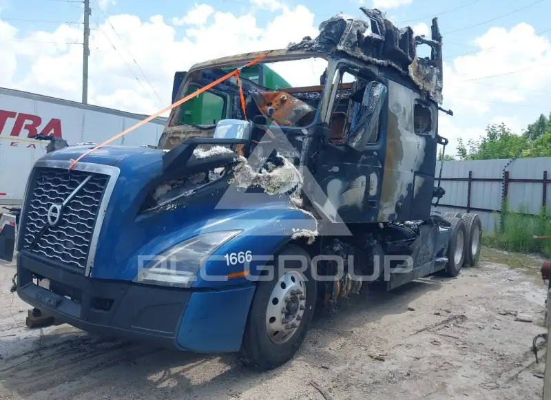 2020 Volvo VNL photo