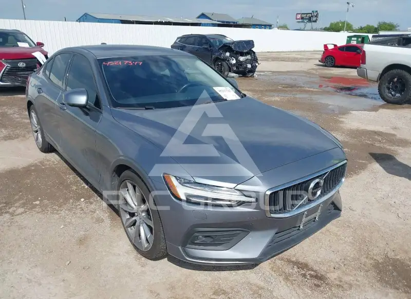 2020 Volvo S60 photo