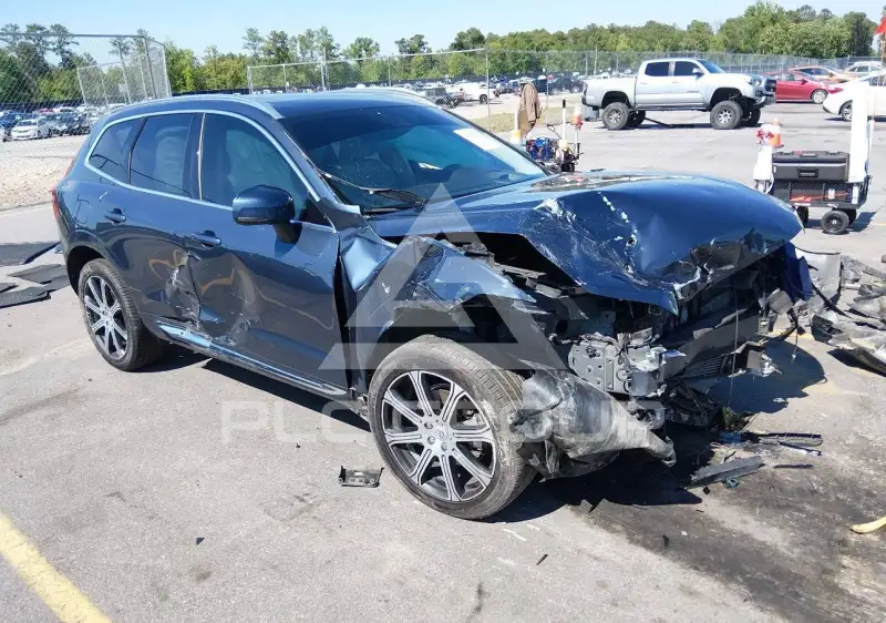 2020 Volvo XC60 photo