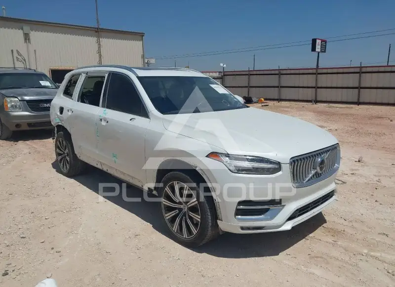 2020 Volvo XC90 photo