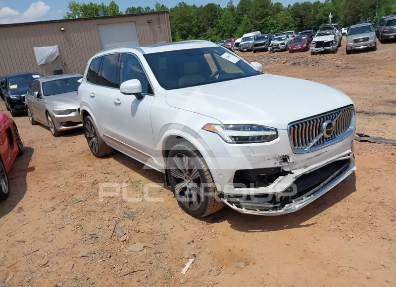 2020 Volvo XC90 photo