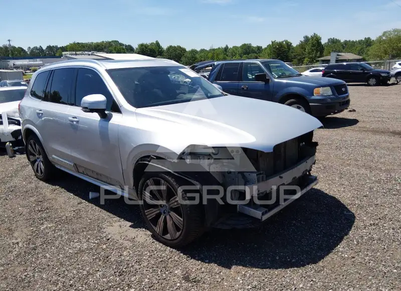 2020 Volvo XC90 photo