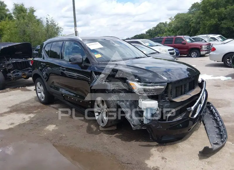 2020 Volvo XC40 photo