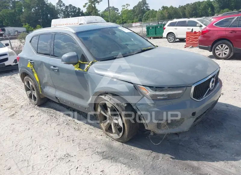 2020 Volvo XC40 фото