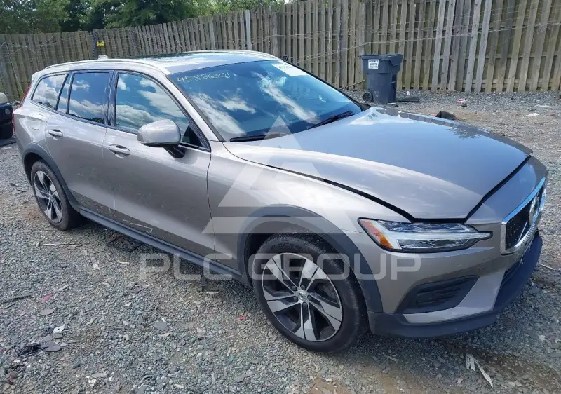 2020 Volvo V60 фото