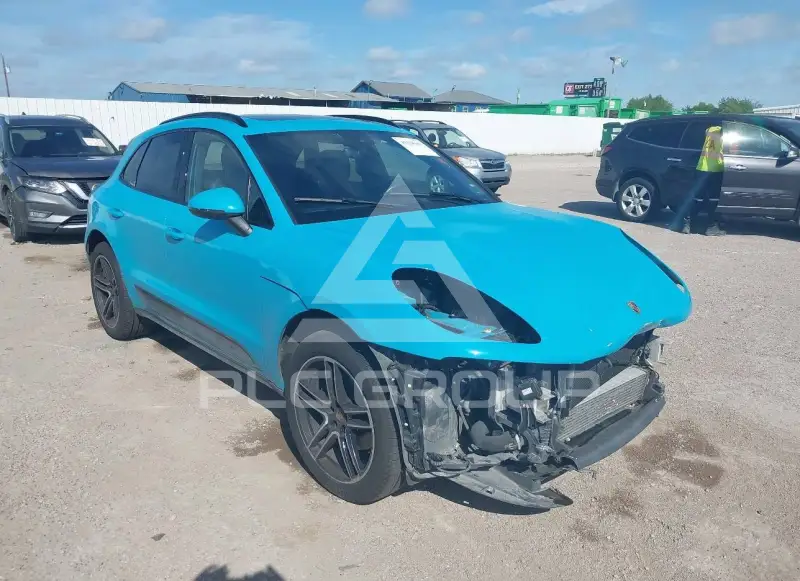 2020 Porsche MACAN photo