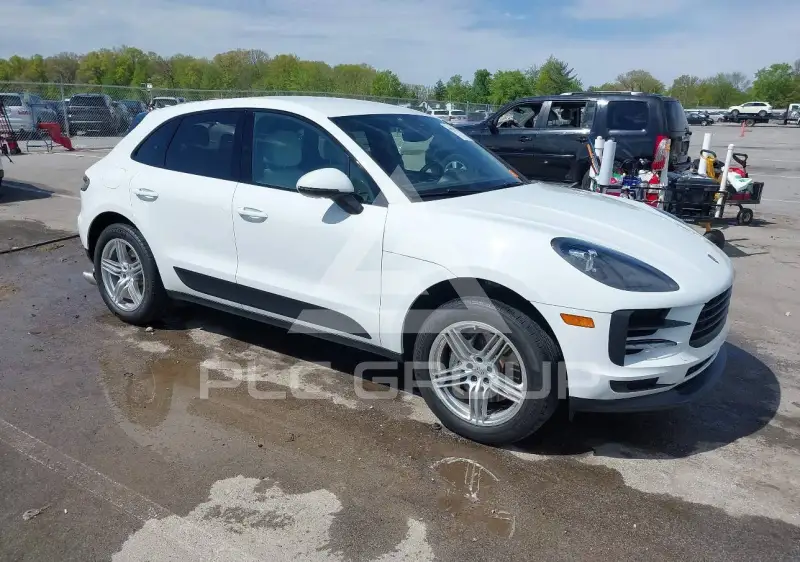 2020 Porsche MACAN photo