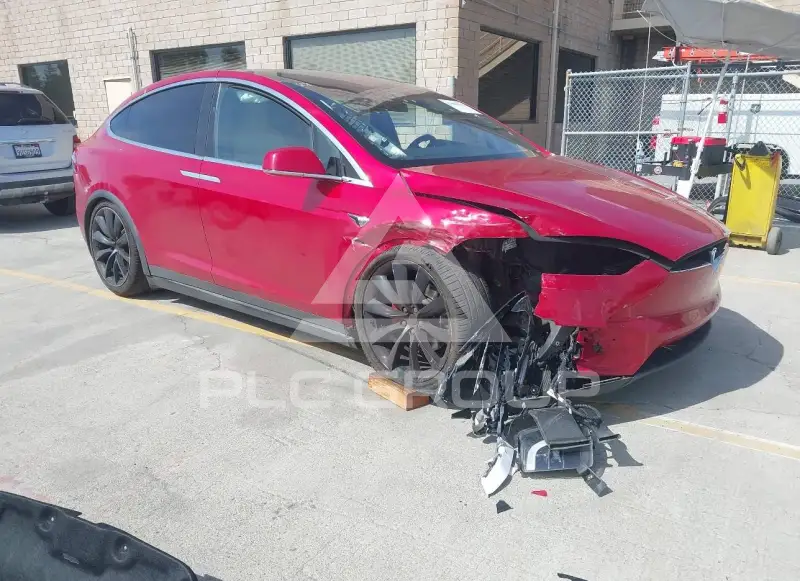 2020 Tesla Model X фото