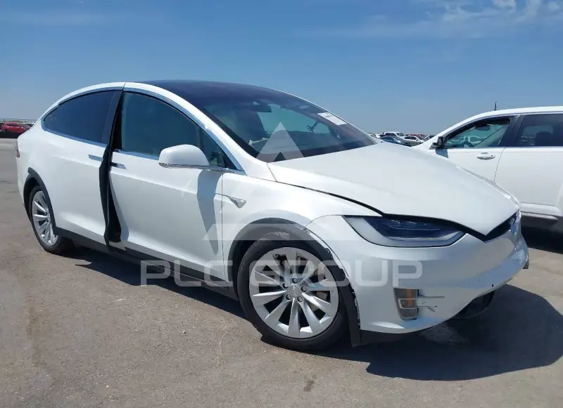 2020 Tesla Model X фото