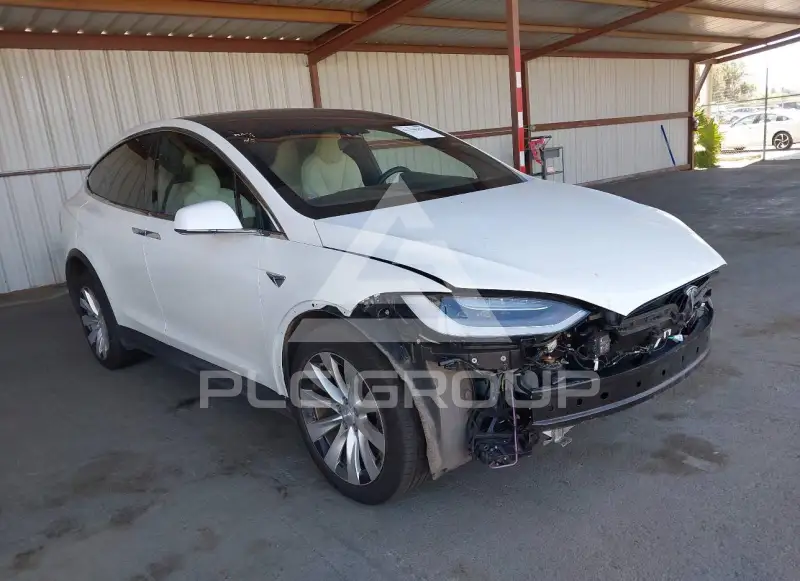 2020 Tesla Model X фото
