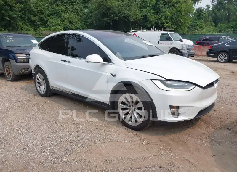 2020 Tesla Model X фото