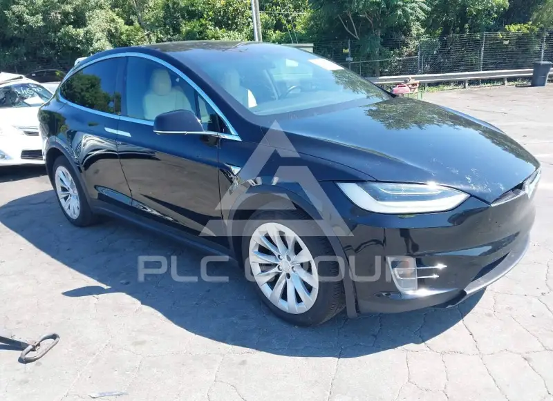 2020 Tesla Model X фото