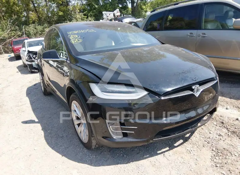 2020 Tesla Model X фото