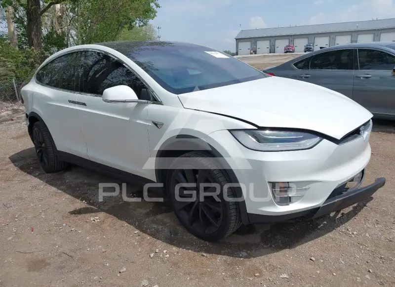 2020 Tesla Model X фото