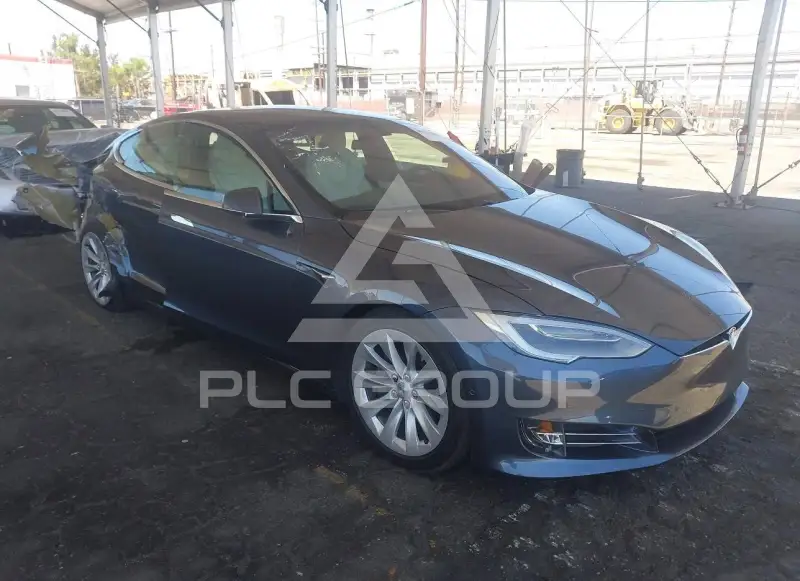 2020 Tesla Model S фото