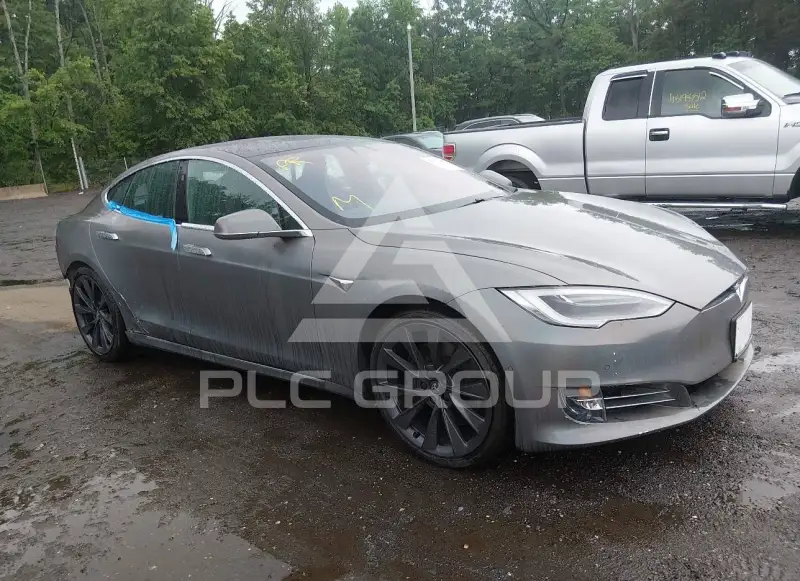 2020 Tesla Model S фото