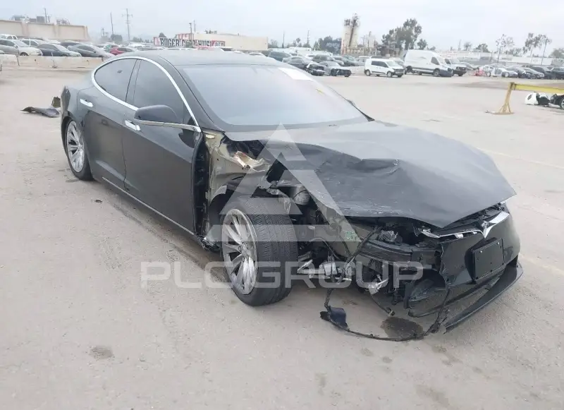 2020 Tesla Model S фото
