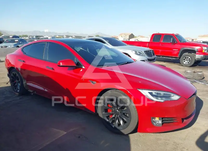 2020 Tesla Model S фото