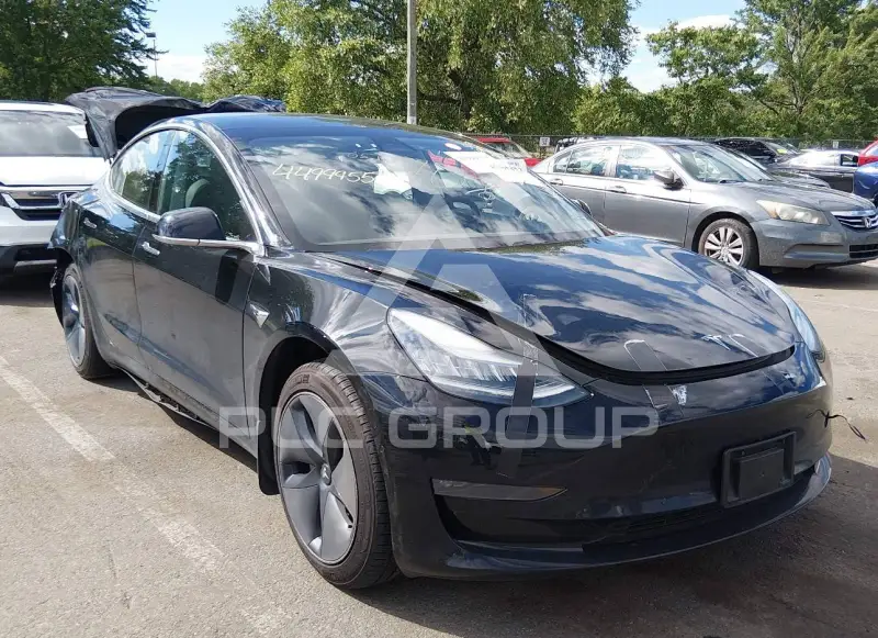 2020 Tesla Model 3 фото