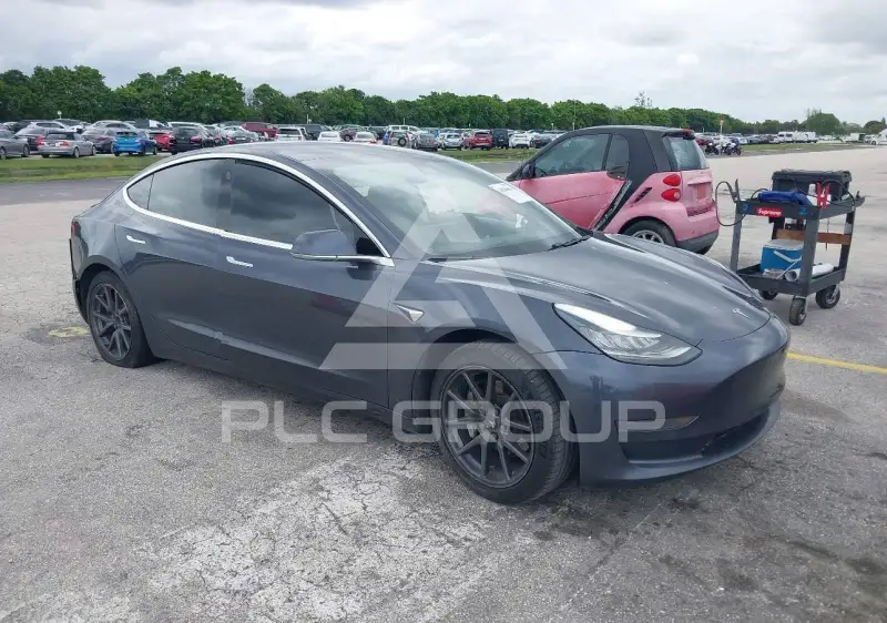2020 Tesla Model 3 фото