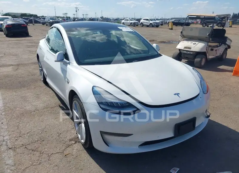 2020 Tesla Model 3 фото
