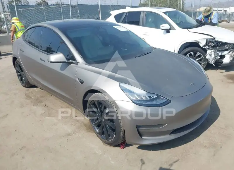2020 Tesla Model 3 фото