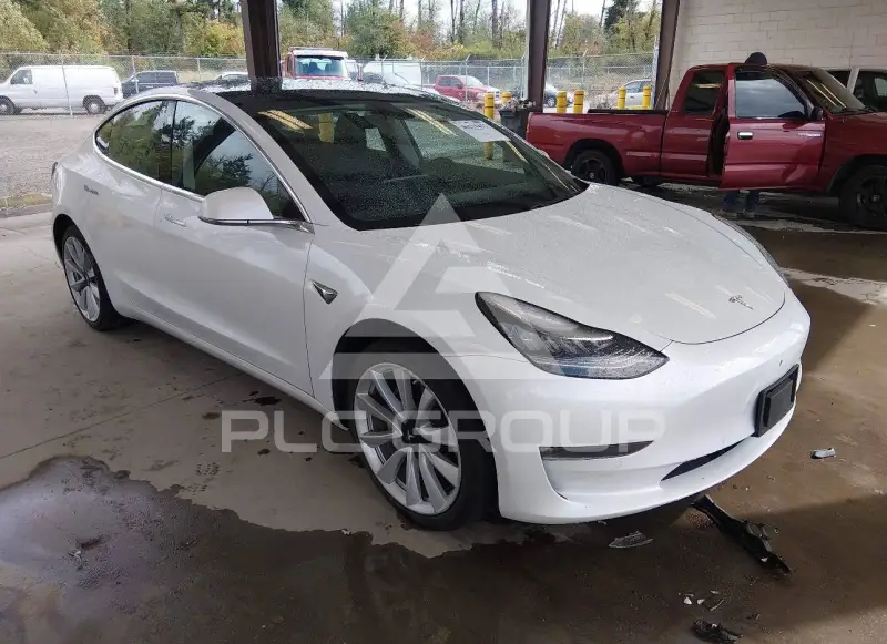 2020 Tesla Model 3 фото