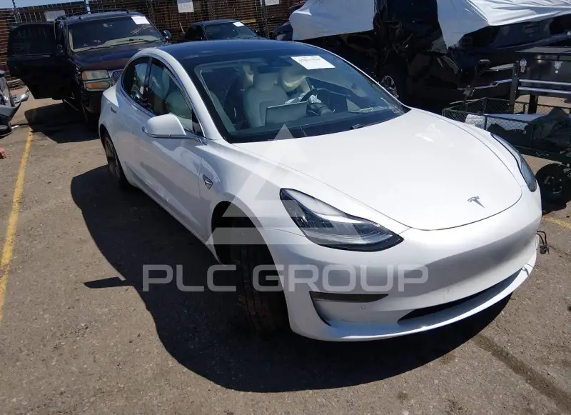 2020 Tesla Model 3 фото