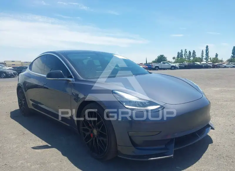 2020 Tesla Model 3 фото