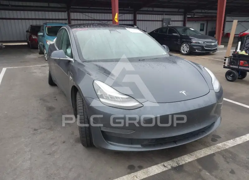 2020 Tesla Model 3 фото
