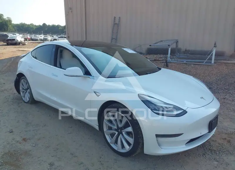 2020 Tesla Model 3 фото