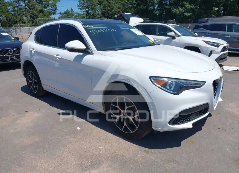 2020 Alfa Romeo Stelvio фото