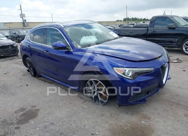 2020 Alfa Romeo Stelvio photo