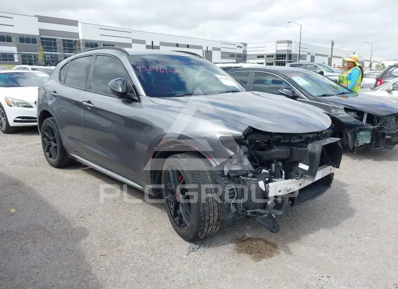 2020 Alfa Romeo Stelvio фото