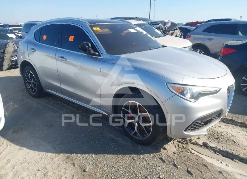 2020 Alfa Romeo Stelvio photo