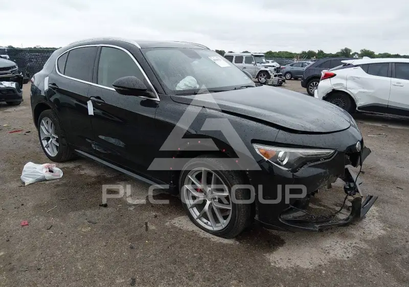 2020 Alfa Romeo Stelvio photo