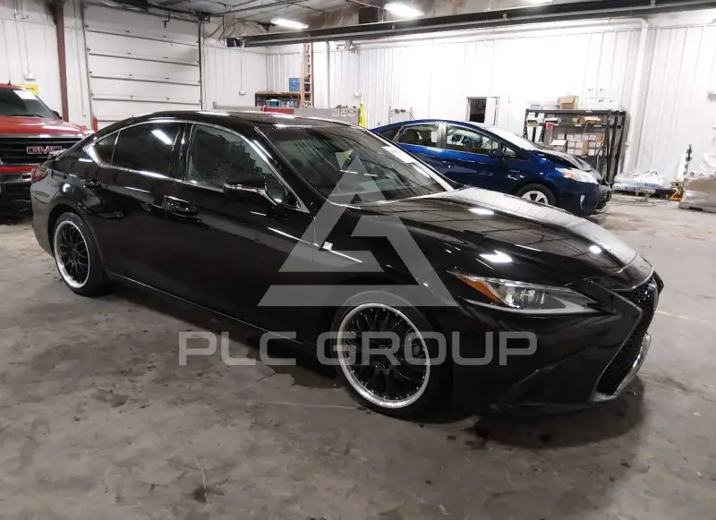 2020 Lexus ES350 photo