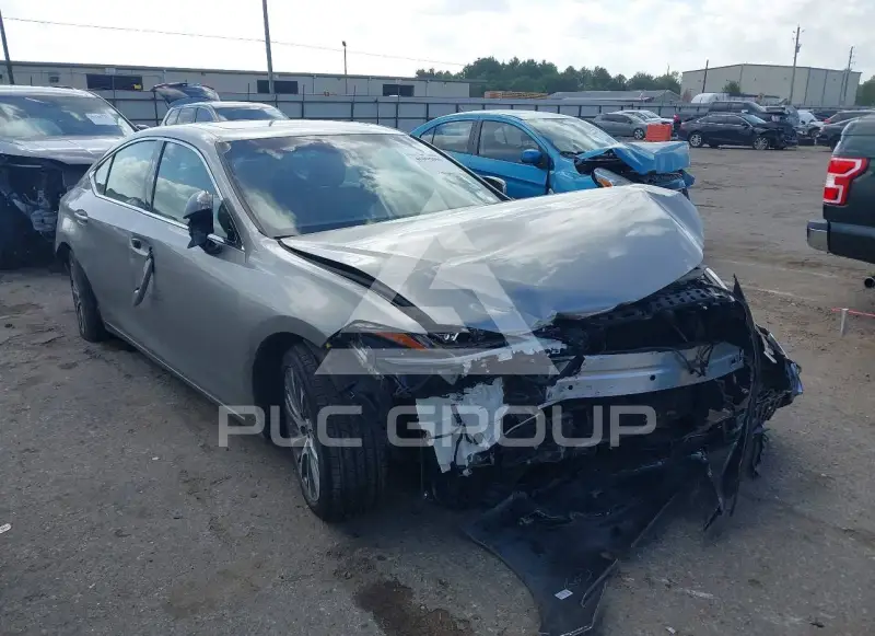 2020 Lexus ES350 photo