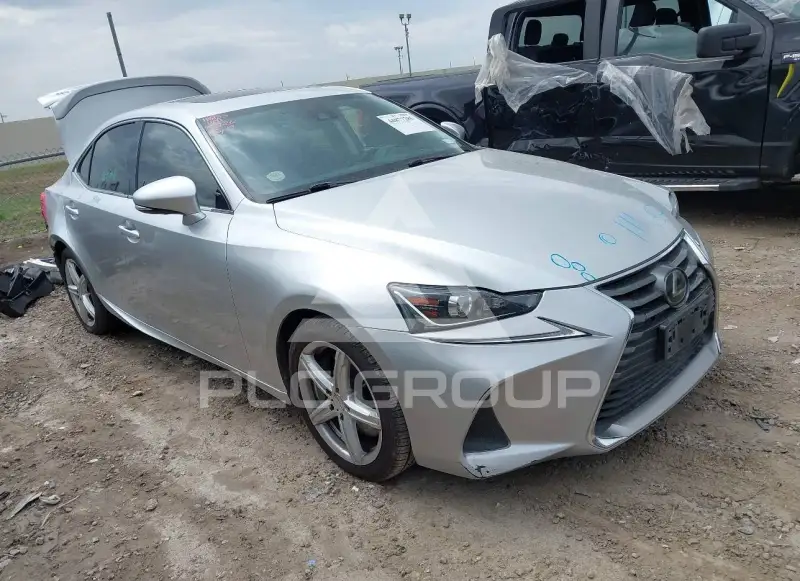 2020 Lexus IS300 фото