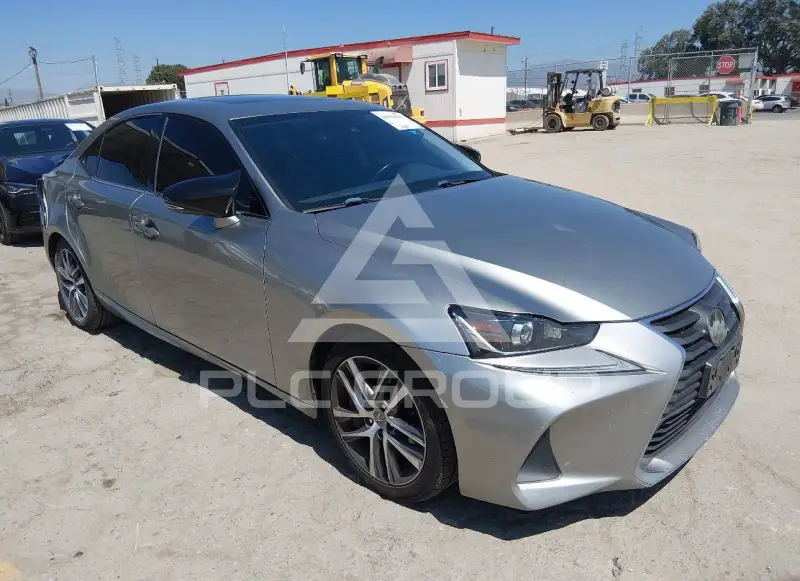 2020 Lexus IS300 фото