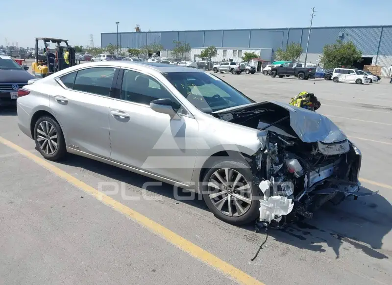 2020 Lexus ES300 фото