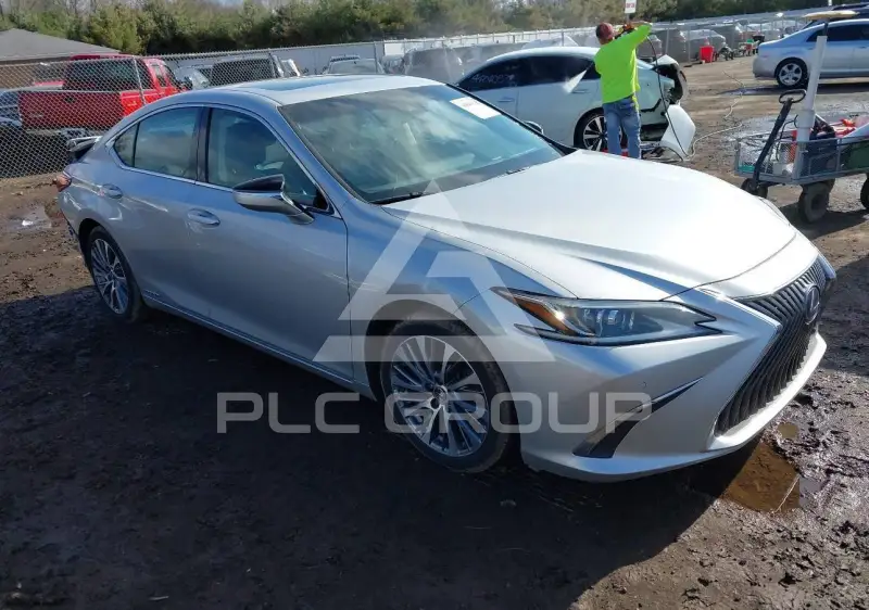 2020 Lexus ES300 фото