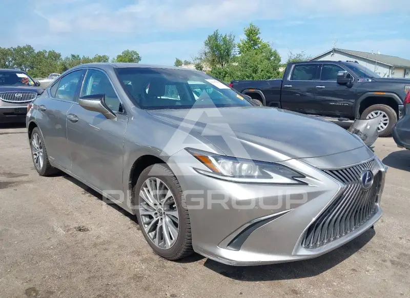 2020 Lexus ES300 фото