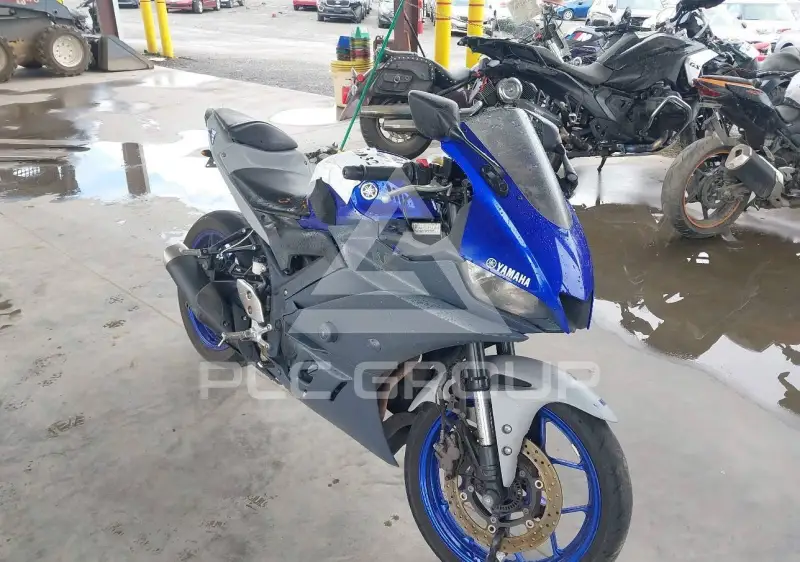 2020 Yamaha YZFR3 фото