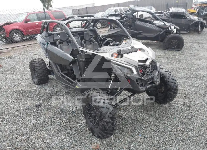 2020 Can-AM MAVERICK фото