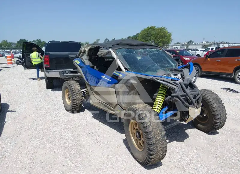 2020 Can-AM MAVERICK photo