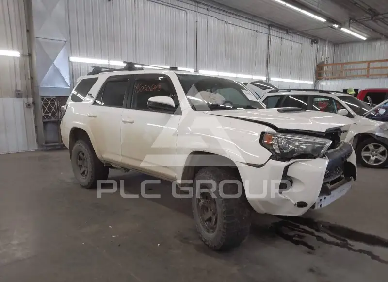 2020 Toyota 4 RUNNER фото