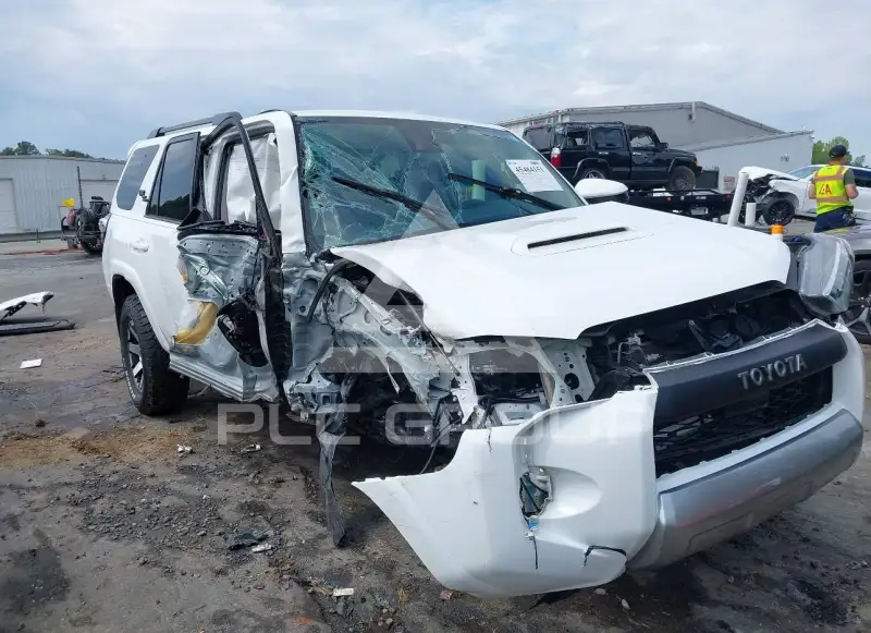 2020 Toyota 4 RUNNER photo