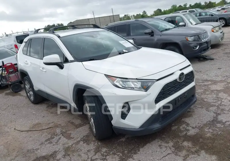 2020 Toyota RAV4 фото
