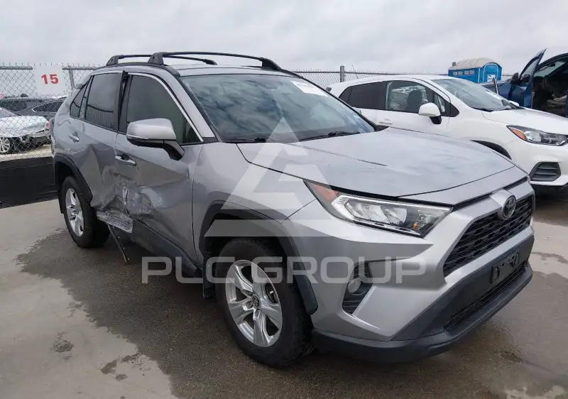 2020 Toyota RAV4 фото